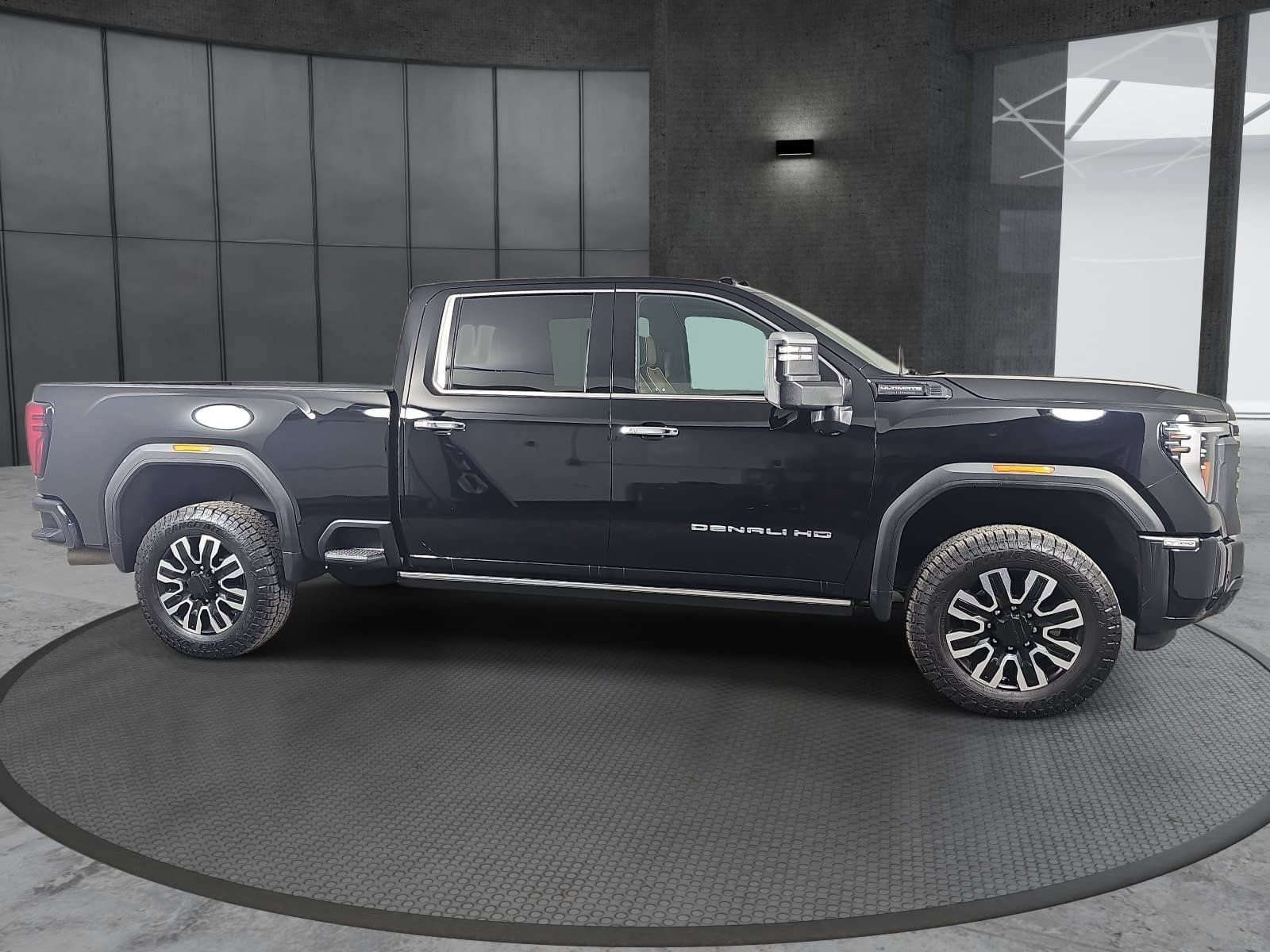 Used 2024 GMC Sierra 2500 Denali Ultimate AWD/4WD image 4