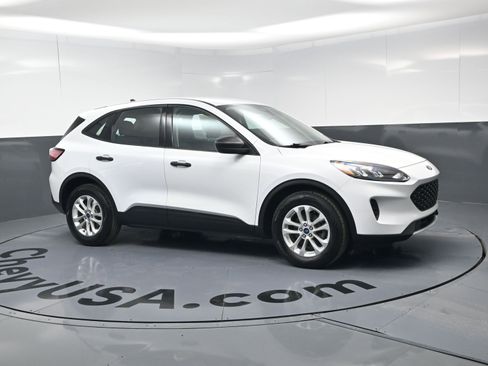 Used 2020 Ford Escape S image 2