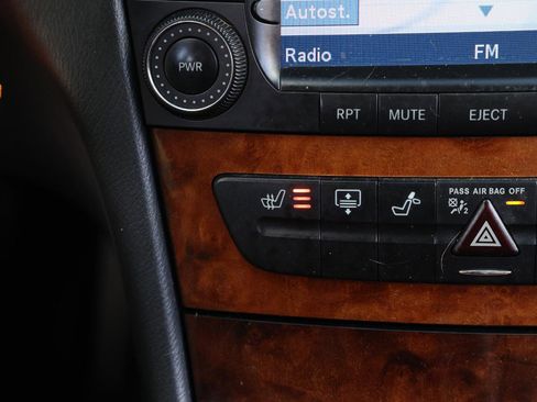 Used 2006 Mercedes-Benz E 350 4MATIC Sedan image 31