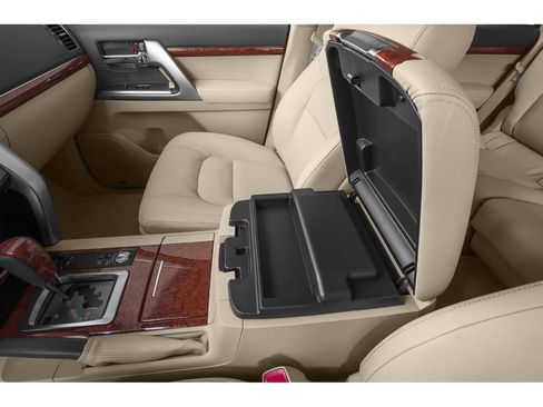 Used 2015 Toyota Land Cruiser image 17