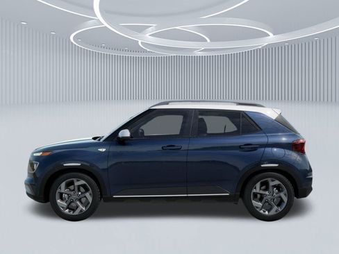 New 2026 Hyundai Venue SEL FWD image 3