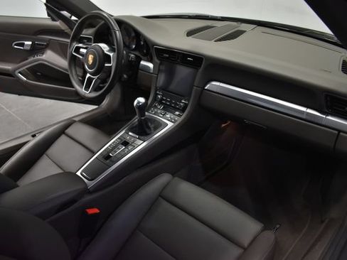 Used 2018 Porsche 911 Carrera S RWD image 14