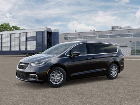 New 2026 Chrysler Pacifica Select image 2