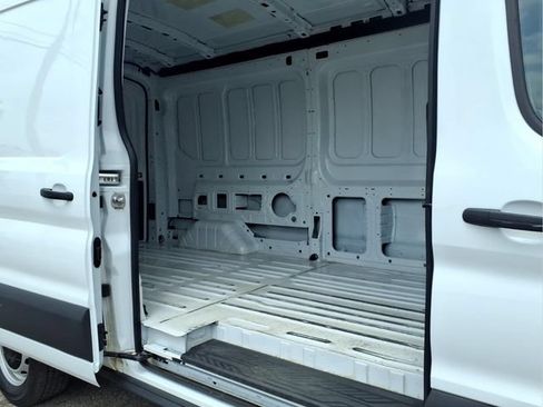 Used 2025 Ford Transit 250 148 Medium Roof RWD image 9