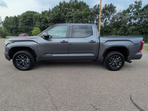 Used 2024 Toyota Tundra Platinum AWD/4WD image 3