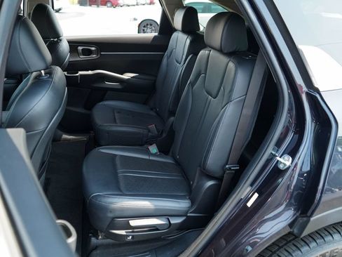 Used 2023 Kia Sorento EX w/ Panoramic Sunroof Package AWD/4WD image 8