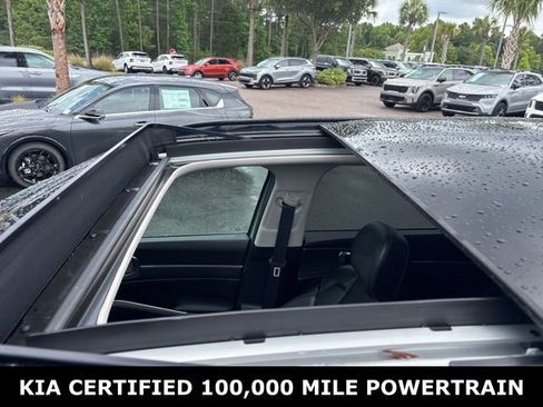 Certified 2023 Kia Sorento SX FWD image 9
