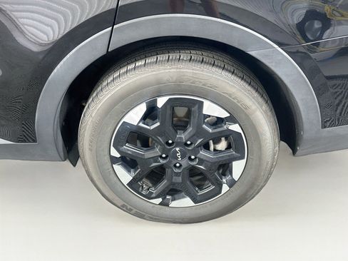 Used 2024 Kia Sorento S FWD image 11