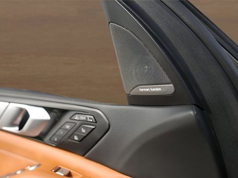 Used 2025 BMW X7 xDrive40i w/ Executive Package image 22