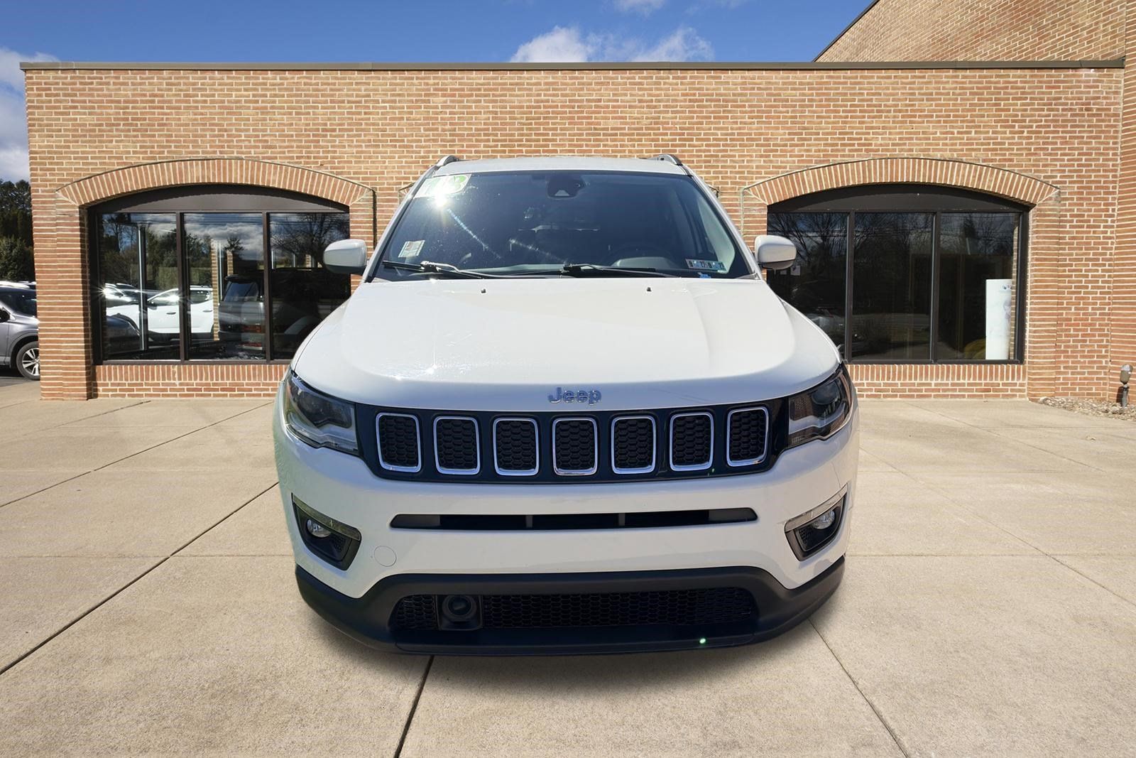 Used 2018 Jeep Compass Latitude w/ Popular Equipment Group AWD/4WD image 9