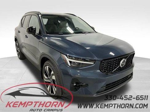Used 2026 Volvo XC40 B5 Ultra w/ Protection Package Premier image 1