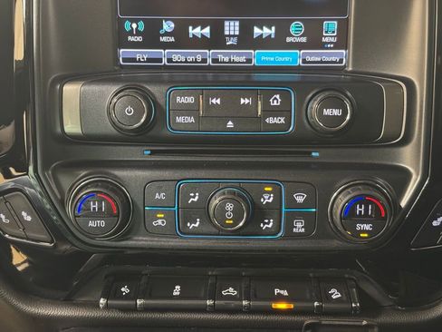 Used 2018 Chevrolet Silverado 1500 LT w/ All Star Edition image 35