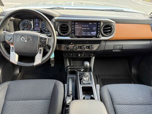 Used 2020 Toyota Tacoma SR5 image 4