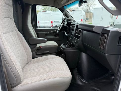 Used 2018 Chevrolet Express 3500 w/ Power Convenience Package RWD image 7