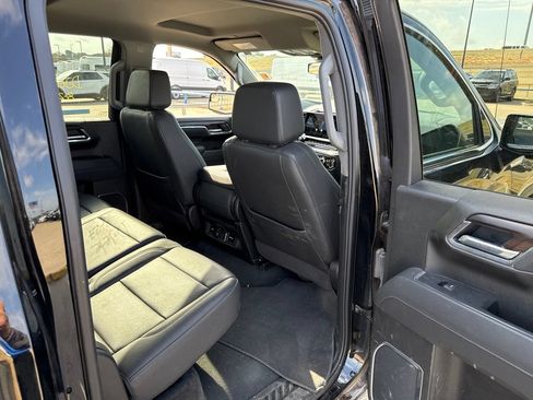 Used 2025 GMC Sierra 1500 SLT RWD image 12