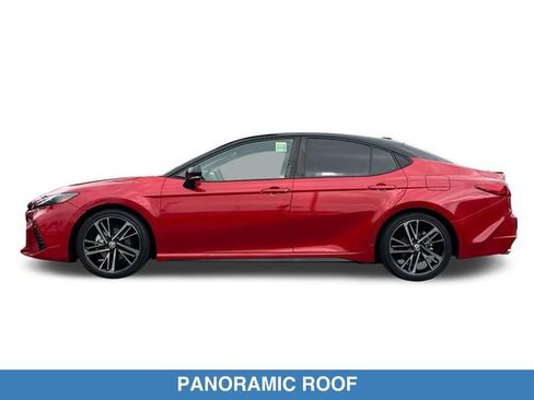 Used 2025 Toyota Camry XSE FWD image 9