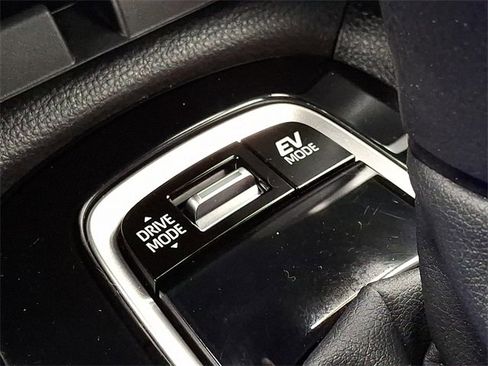 Used 2024 Toyota Corolla Cross Hybrid Nightshade image 24