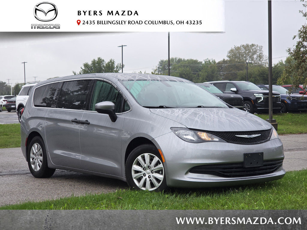 Used 2018 Chrysler Pacifica L FWD image 1