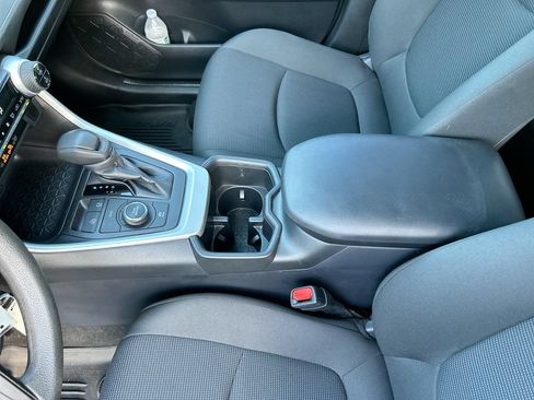 Used 2024 Toyota RAV4 LE AWD/4WD image 27
