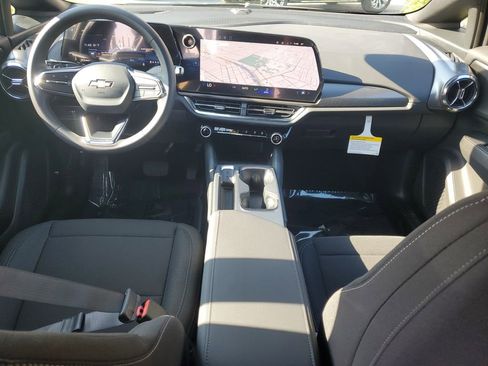 New 2026 Chevrolet Equinox EV LT image 9