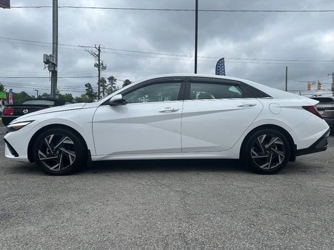 Used 2024 Hyundai Elantra SEL w/ Convenience Package FWD image 6