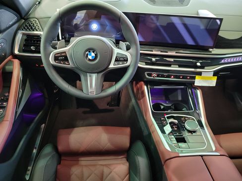 New 2026 BMW X6 xDrive40i w/ Climate Comfort Package image 7