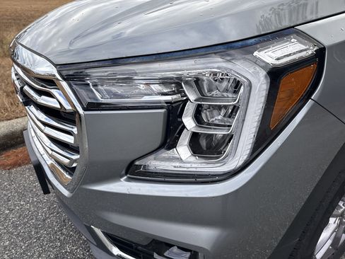 Certified 2023 GMC Terrain SLT image 9