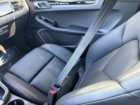 Certified 2025 Porsche Macan Turbo image 21