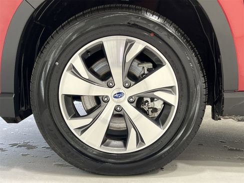 Certified 2024 Subaru Ascent Premium w/ Convenience Package image 10