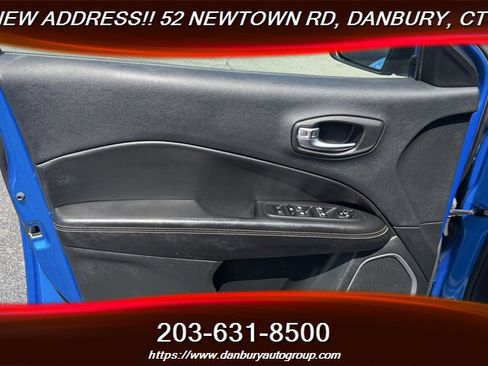 Used 2019 Jeep Compass Latitude w/ Popular Equipment Group AWD/4WD image 11