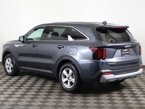 Used 2024 Kia Sorento LX FWD image 8