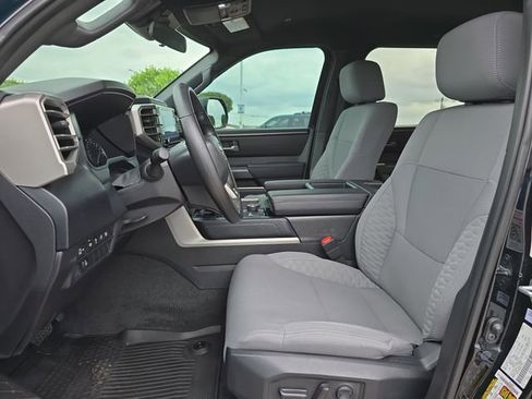 Used 2025 Toyota Tundra SR5 AWD/4WD image 15