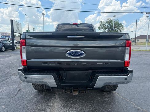 Used 2018 Ford F350 XLT w/ XLT Premium Package AWD/4WD image 6