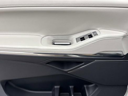 New 2026 Lincoln Navigator L Premier AWD/4WD image 21