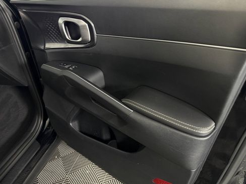 Used 2024 Kia Sorento S image 34