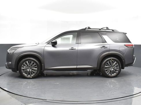 Certified 2025 Nissan Pathfinder SL w/ SL Premium Package image 3