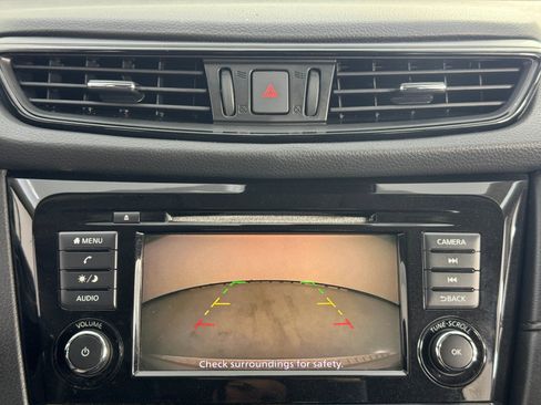 Used 2020 Nissan Rogue S image 24