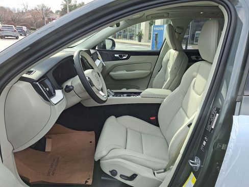 New 2026 Volvo XC60 B5 Ultra w/ Climate Package image 9