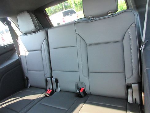 Used 2022 GMC Yukon Denali w/ Denali Premium Package AWD/4WD image 24