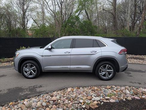 Used 2024 Volkswagen Atlas Cross Sport SEL R-Line image 2