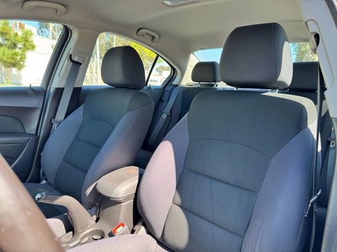 Used 2014 Chevrolet Cruze LT FWD image 15