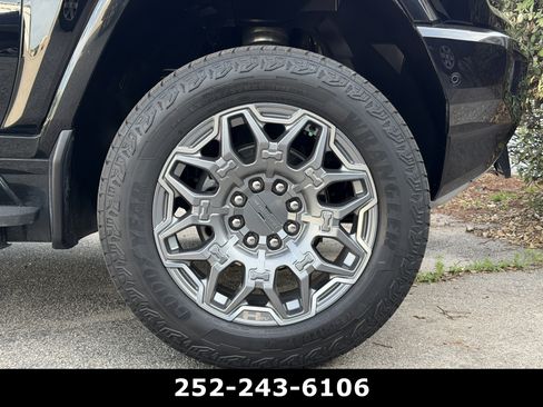 Used 2025 GMC Hummer EV 3X AWD/4WD image 48