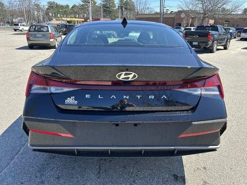 New 2026 Hyundai Elantra SE FWD image 32