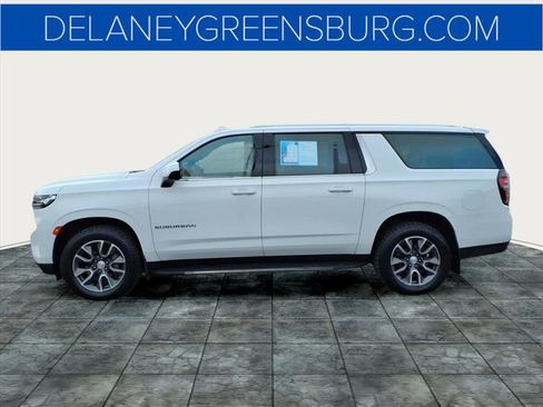 Used 2022 Chevrolet Suburban LT image 6