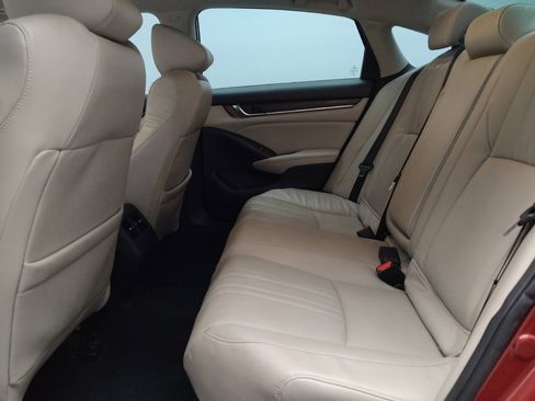 Used 2018 Honda Accord Touring image 18