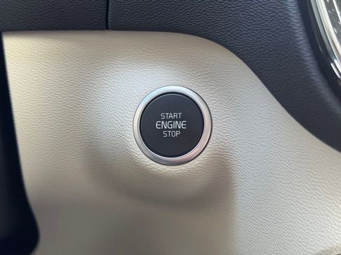 Used 2023 Volvo XC40 B5 Plus w/ Driver Assist Package AWD/4WD image 23