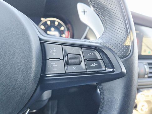Used 2024 Alfa Romeo Giulia Veloce image 22