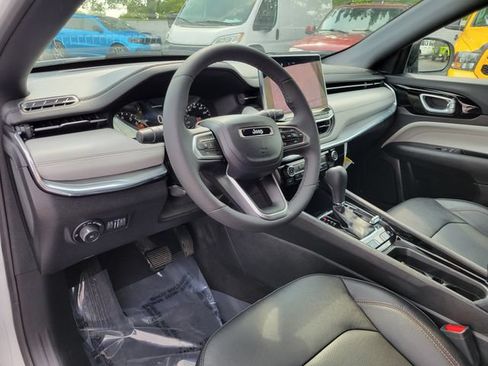 Certified 2023 Jeep Compass Limited AWD/4WD image 6
