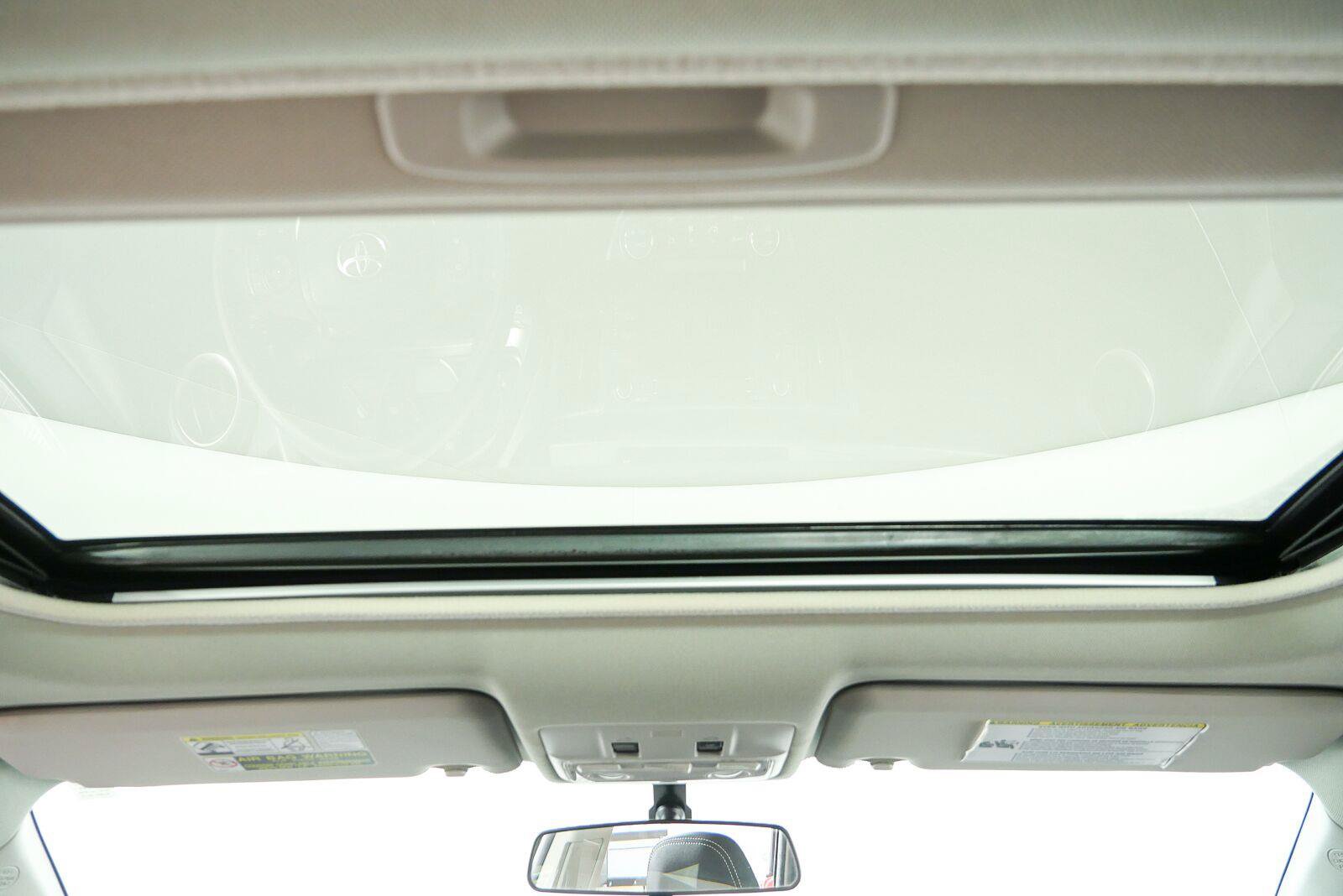 Used 2013 Toyota RAV4 XLE FWD image 18