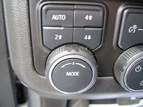 Used 2024 Chevrolet Tahoe Z71 w/ Luxury Package AWD/4WD image 15